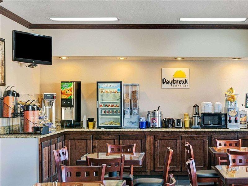 Days Inn By Wyndham Jacksonville South Memorial Hospital Εξωτερικό φωτογραφία